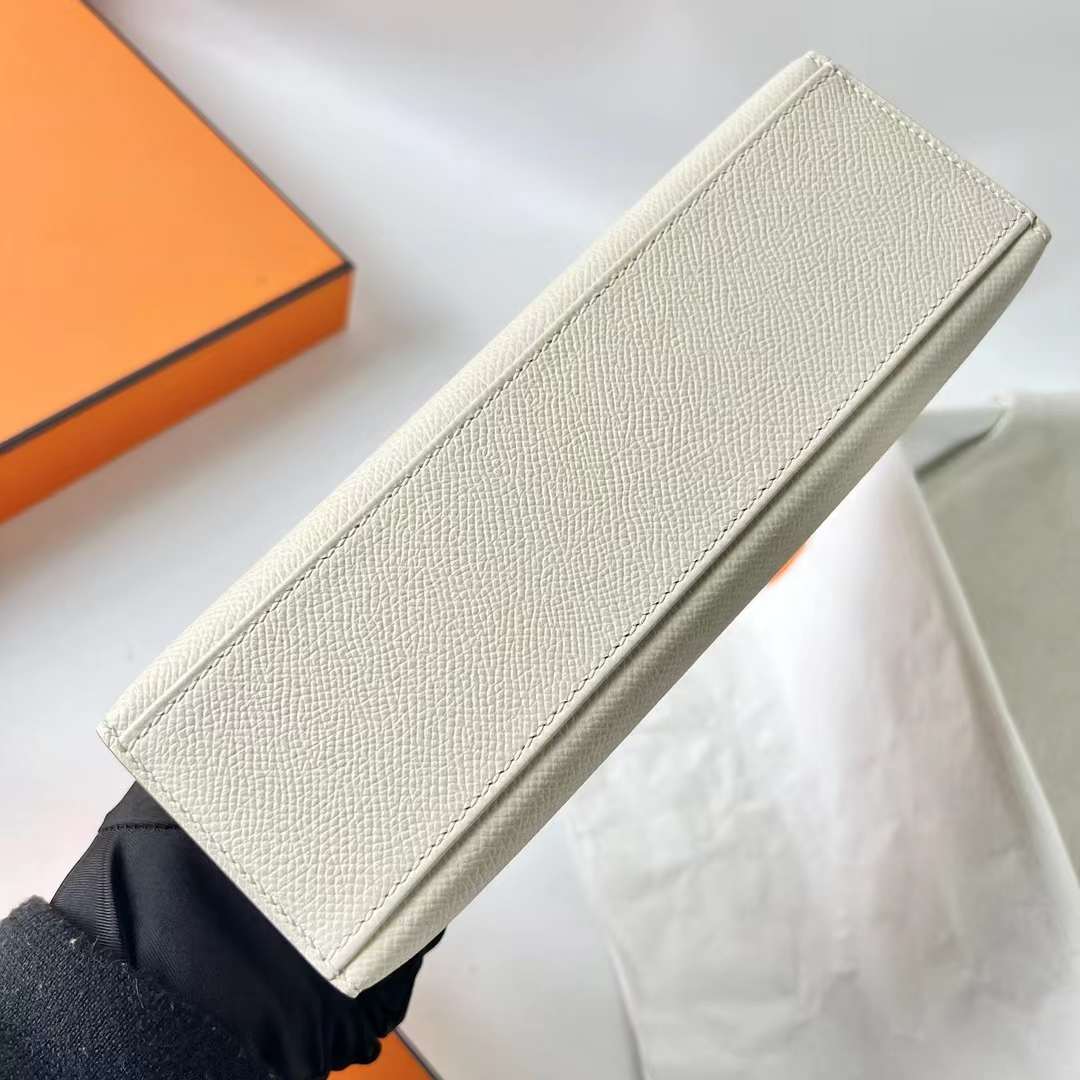 Hermès（爱马仕）Mini Kelly Pochette Epsom Ck10 奶昔白 金扣 22cm 全手工蜡线缝 Ghw