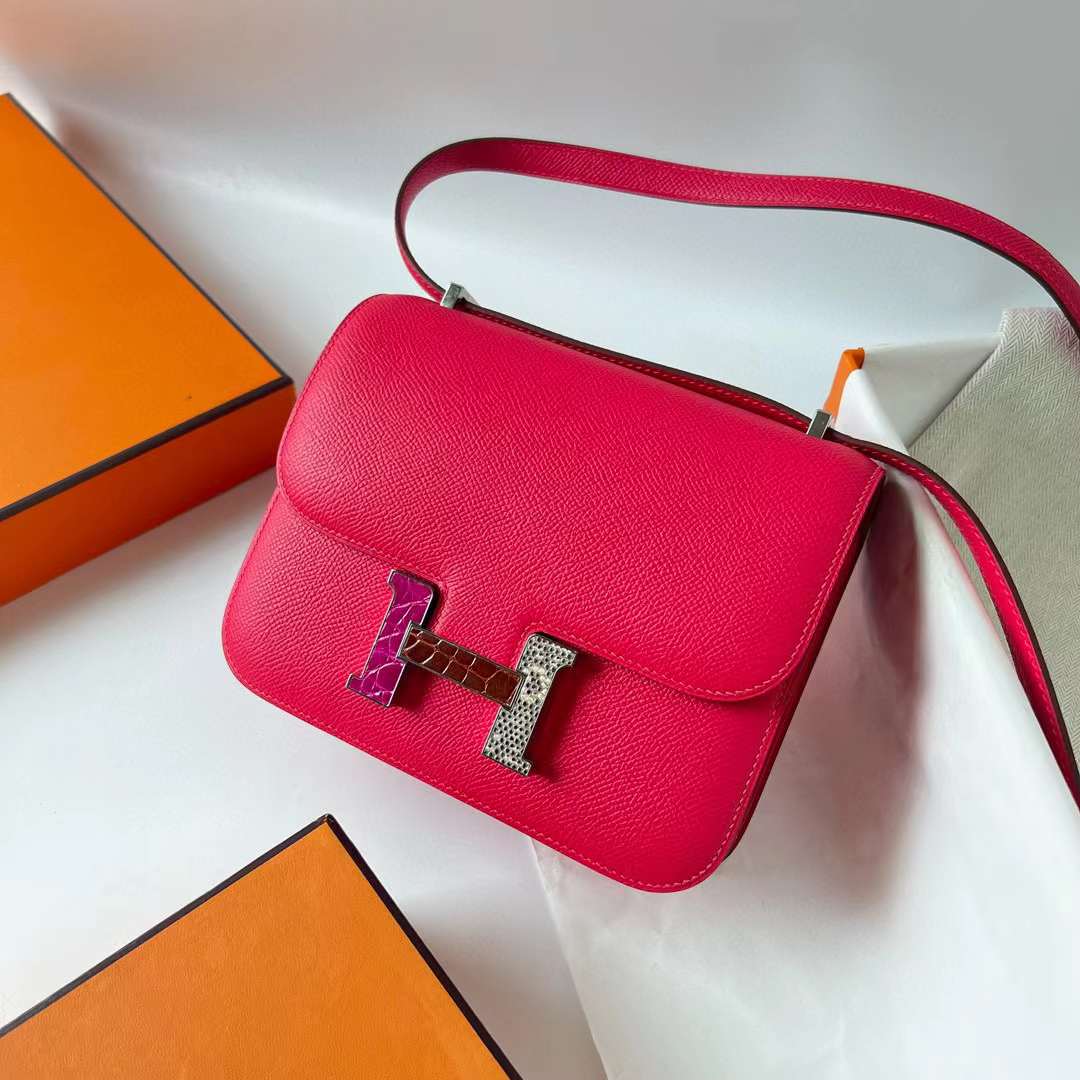 Hermès（爱马仕）Constance 空姐包 Epsom i6 极致粉 蜥蜴鳄鱼扣 19cm 全手工蜡线缝 Phw