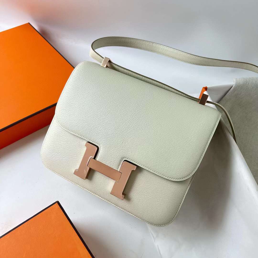 Hermès（爱马仕）Constance 空姐包 Chever 进口山羊皮 0T 蘑菇白 内拼 4B 饼干色 玫瑰金扣 24cm 全手工蜡线缝 RGhw