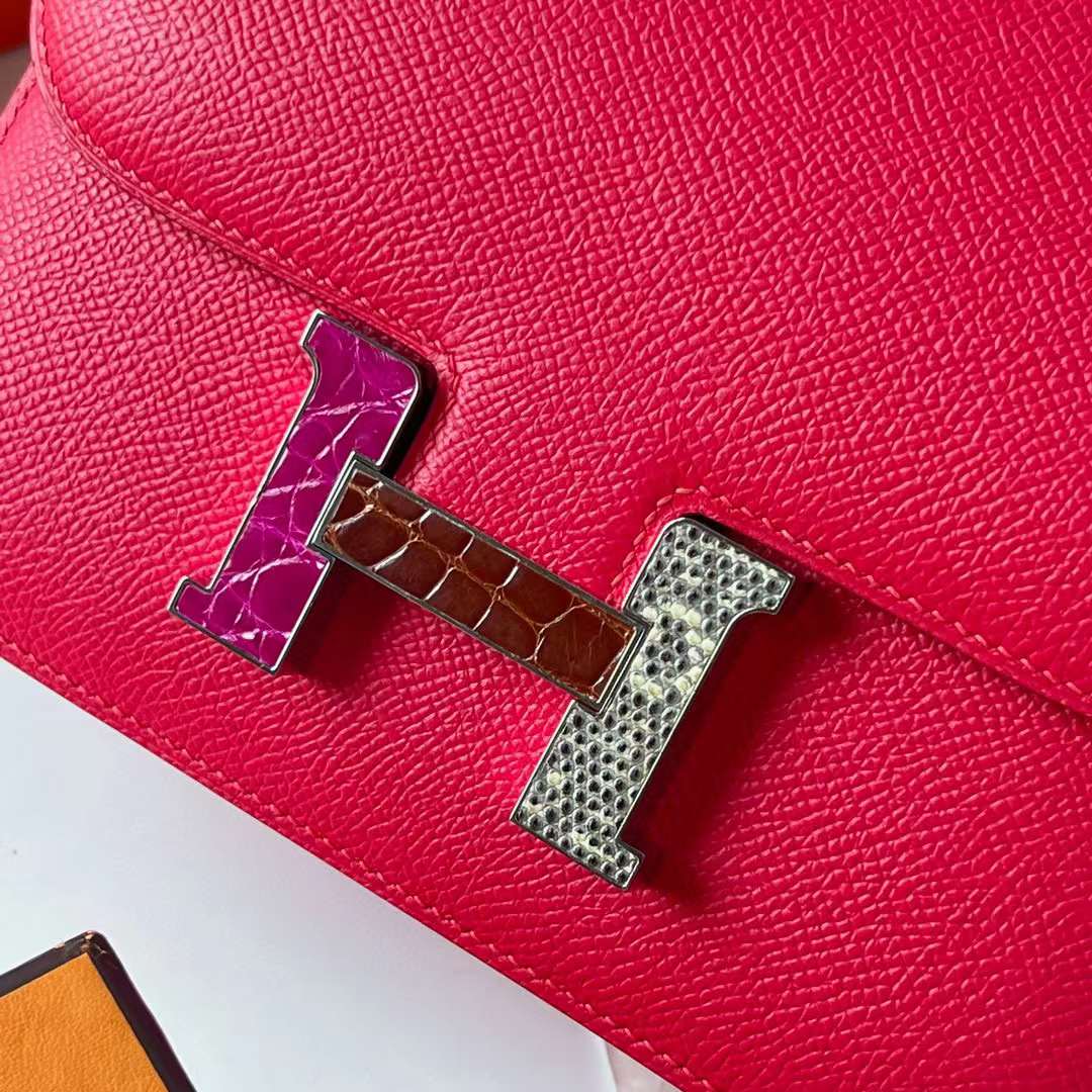 Hermès（爱马仕）Constance 空姐包 Epsom i6 极致粉 蜥蜴鳄鱼扣 19cm 全手工蜡线缝 Phw