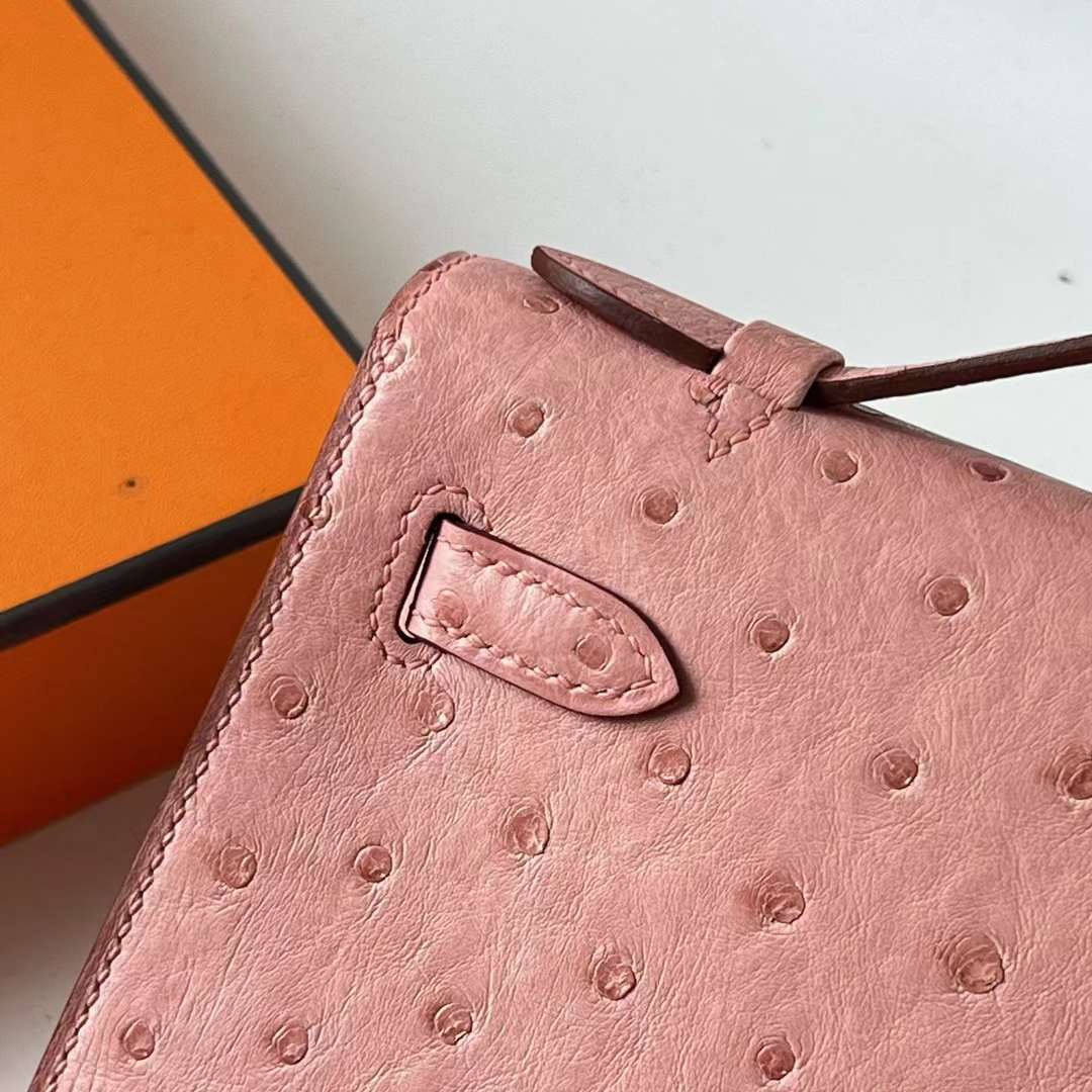 Hermès（爱马仕）Mini Kelly Pochette Ostrich 进口鸵鸟皮 CC94 陶瓷粉 金扣 22cm 全手工蜡线缝 Ghw