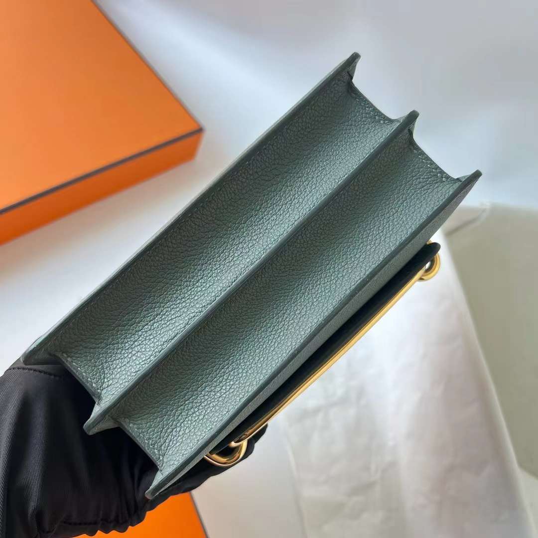 Hermès（爱马仕）Roulis 猪鼻子 Evercolor CC63 杏绿色 金扣 18cm 全手工蜡线缝 Ghw