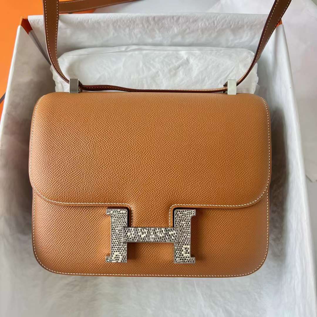 Hermès（爱马仕）Constance 空姐包 Epsom Ck37 金棕色 拼 自然色蜥蜴扣 银扣 24cm 全手工蜡线缝 Phw
