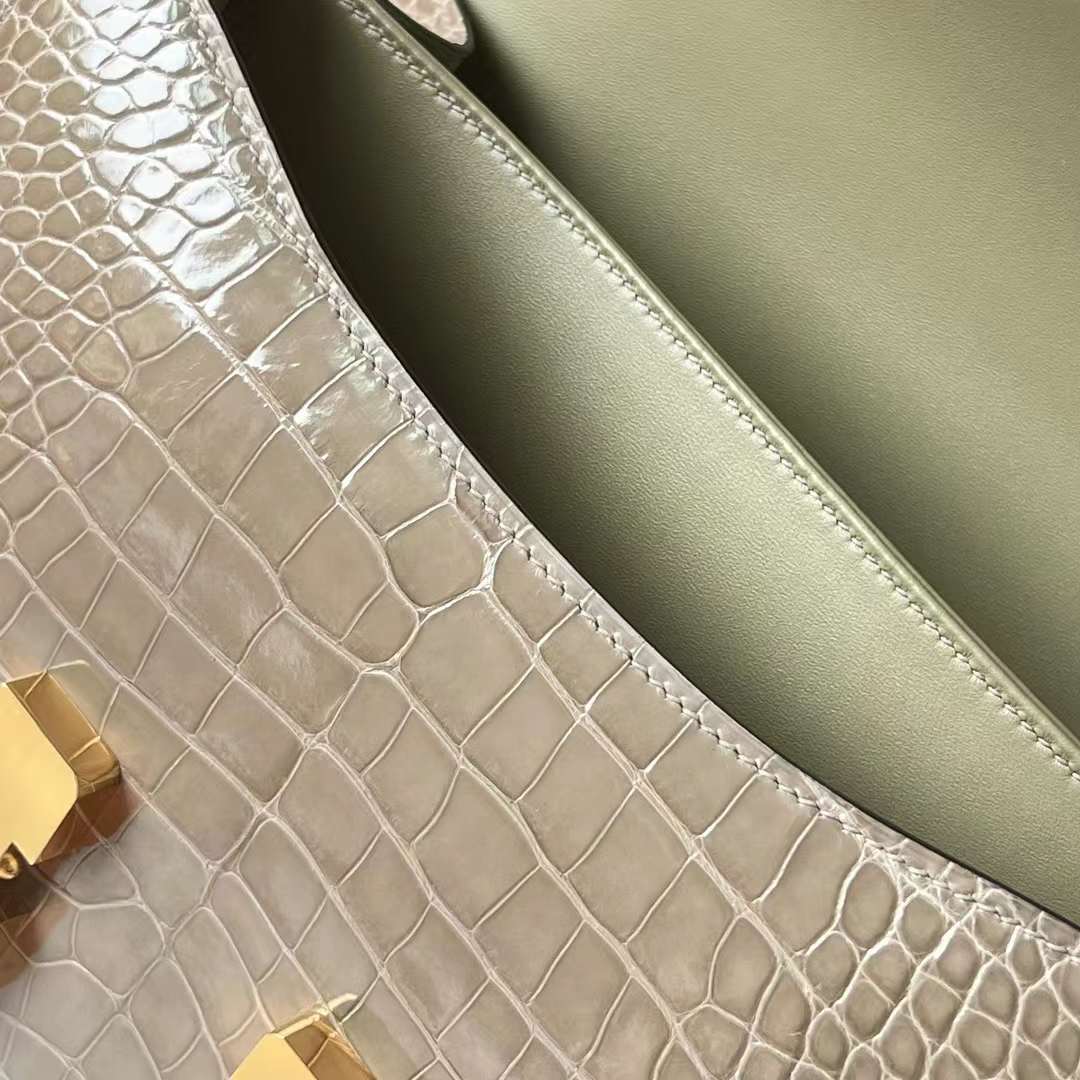 Hermès（爱马仕）Constance 空姐包 亮面美洲鳄鱼皮 Shiny Alligator Crocodile Ck81 斑鸠灰 金扣 24cm 全手工蜡线缝 Ghw
