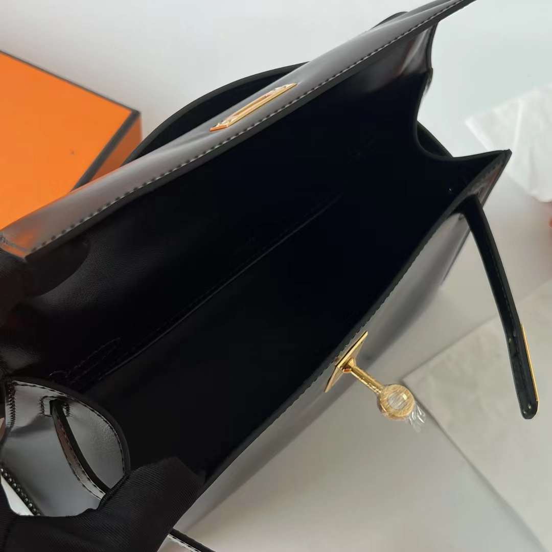 Hermès（爱马仕）Mini Kelly Pochette Boxcalf Ck89 黑色 金扣 22cm 全手工蜡线缝