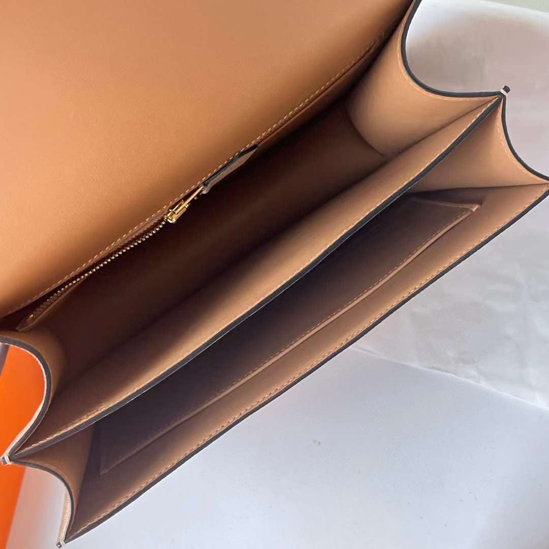 Hermès（爱马仕）Constance 空姐包 Epsom S3 风衣灰 内拼 杏色 玫瑰金扣 24cm 全手工蜡线缝 RGhw