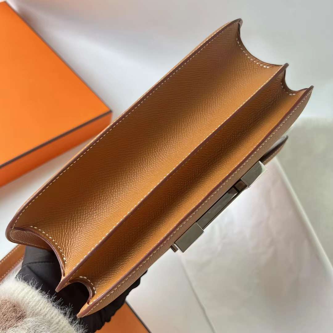 Hermès（爱马仕）Constance 空姐包 Epsom Ck37 金棕色 拼 自然色蜥蜴扣 银扣 24cm 全手工蜡线缝 Phw