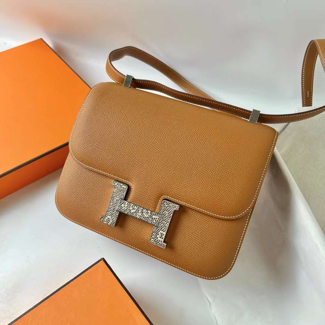 Hermès（爱马仕）Constance 空姐包 Epsom Ck37 金棕色 拼 自然色蜥蜴扣 银扣 24cm 全手工蜡线缝 Phw