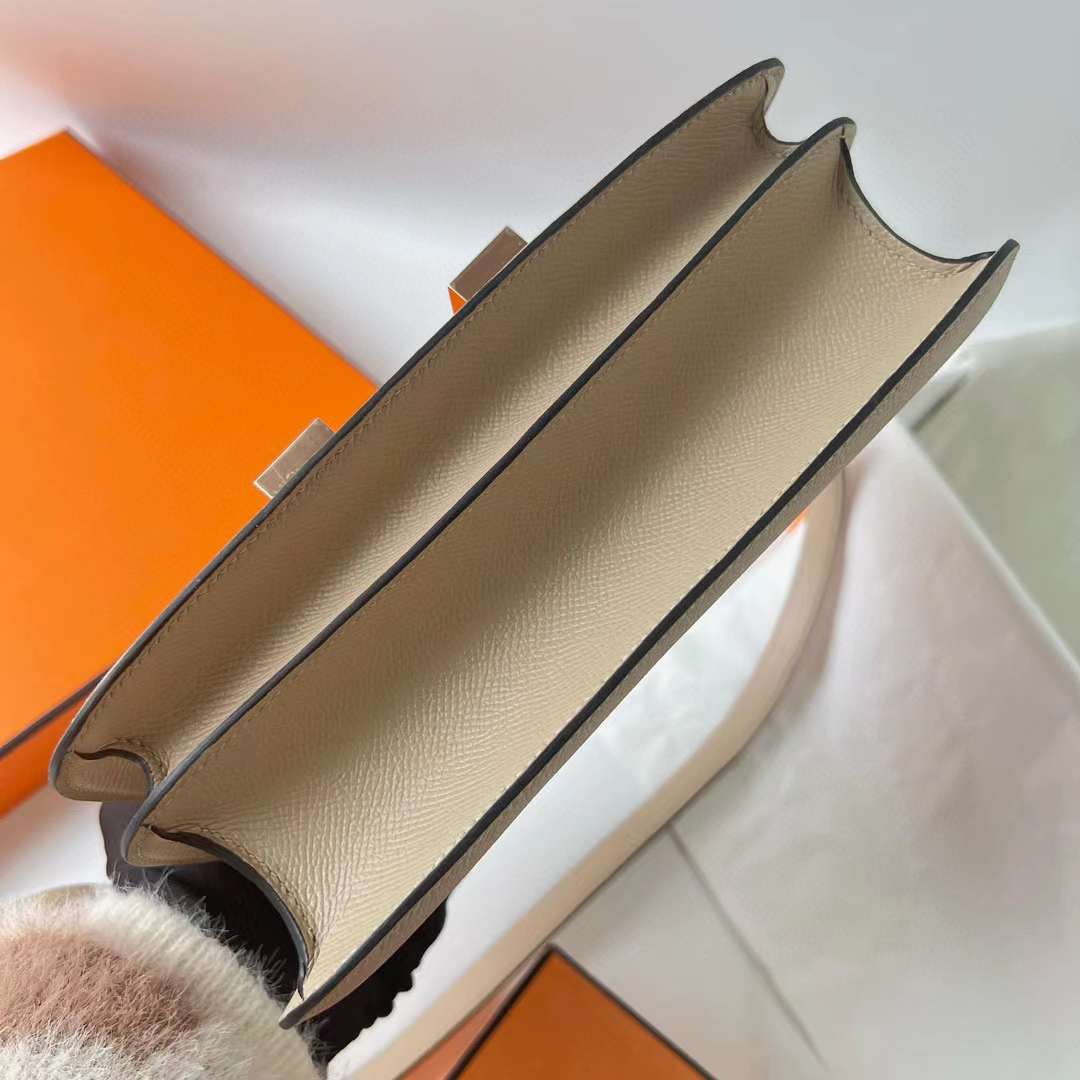 Hermès（爱马仕）Constance 空姐包 Epsom S3 风衣灰 内拼 杏色 玫瑰金扣 24cm 全手工蜡线缝 RGhw