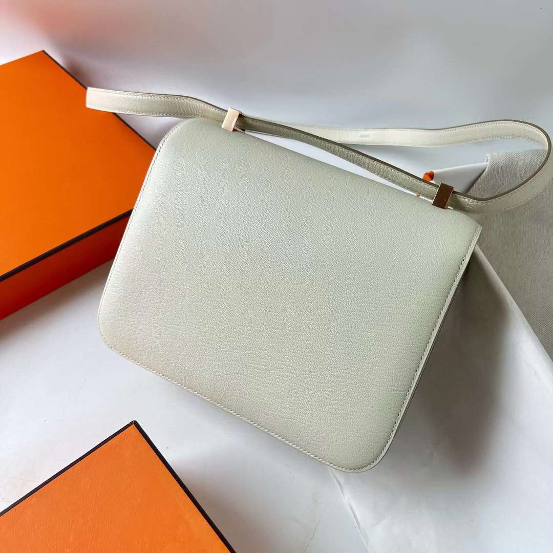Hermès（爱马仕）Constance 空姐包 Chever 进口山羊皮 0T 蘑菇白 内拼 4B 饼干色 玫瑰金扣 24cm 全手工蜡线缝 RGhw