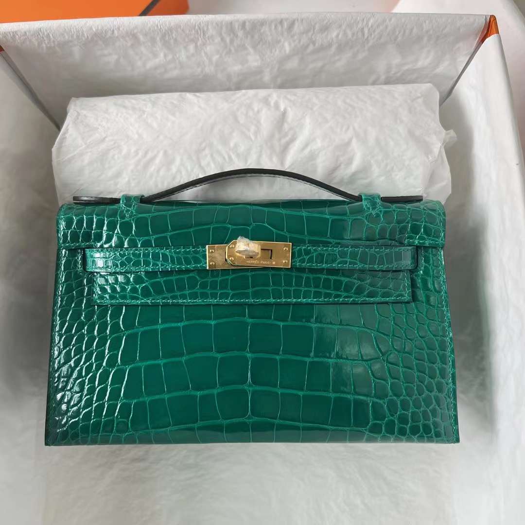 Hermès（爱马仕）Mini Kelly Pochette 亮面美洲鳄鱼皮 6Q 翡翠绿 金扣 22cm 全手工蜡线缝 Ghw