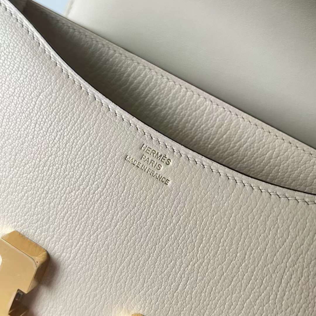 Hermès（爱马仕）Constance 空姐包 镜子款 Chever 山羊皮 i2 奶油白 金扣 18cm 全手工蜡线缝 Ghw