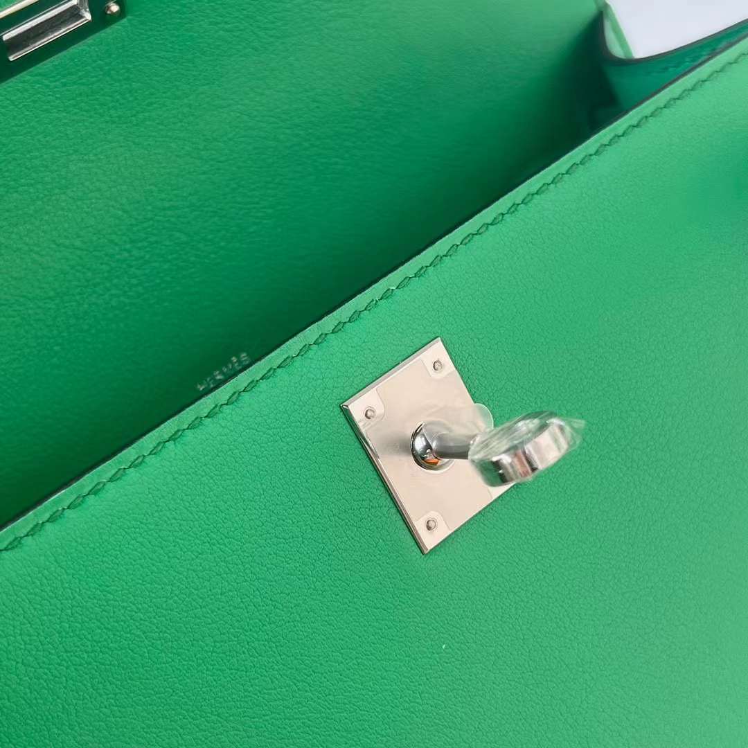 Hermès（爱马仕）Mini Kelly Pochette Swift 0Z 漫画绿 银扣 22cm 全手工蜡线缝 Phw