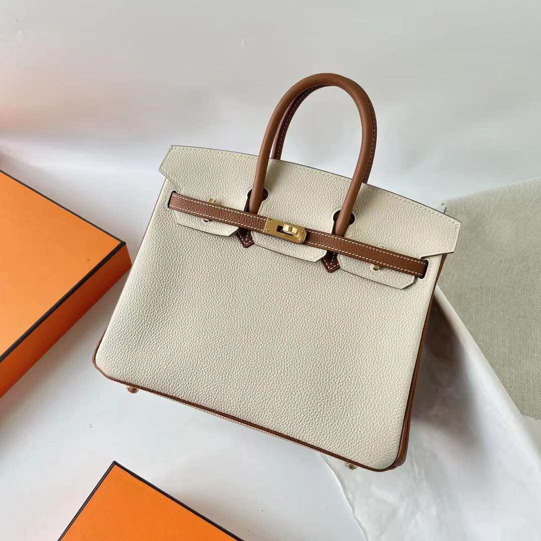Hermès（爱马仕）Birkin 铂金包 Togo皮 顶级小牛皮 Ck10 奶昔白 拼 Ck37 金棕色 金扣 25cm 全手工蜡线缝 Ghw