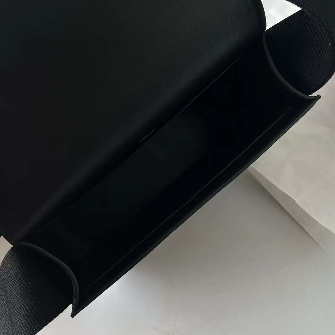 Hermès（爱马仕）Geta 木屐包 Chevre 进口山羊皮 Ck89 黑色 银扣 20cm 全手工蜡线缝 Phw