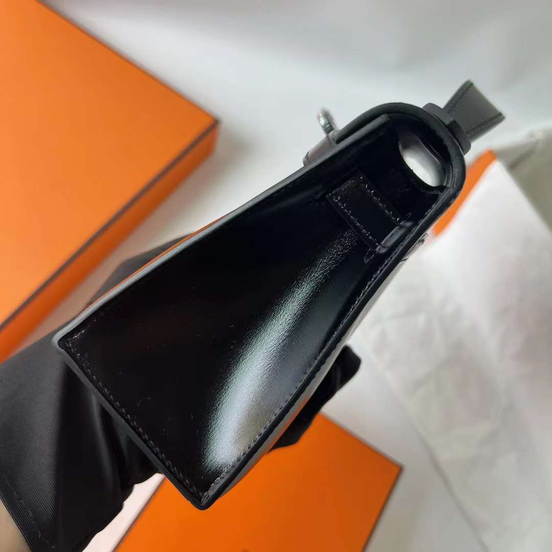 Hermès（爱马仕）Mini Kelly Pochette Boxcalf Ck89 黑色 22cm 全手工蜡线缝 黑扣