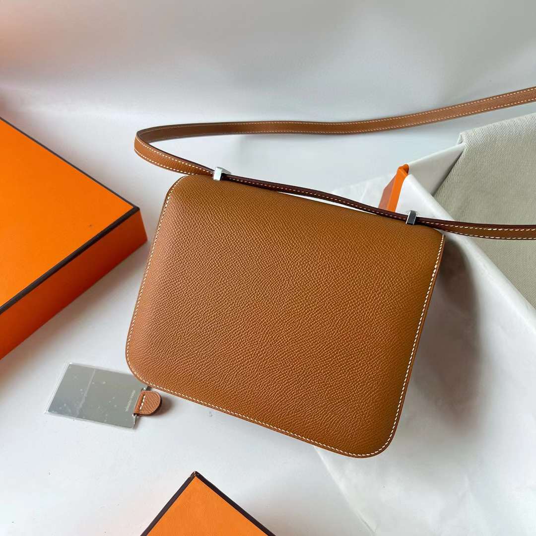Hermès（爱马仕）Constance 空姐包 镜子款 Epsom Ck37 金棕色 银扣 18cm 全手工蜡线缝 Phw