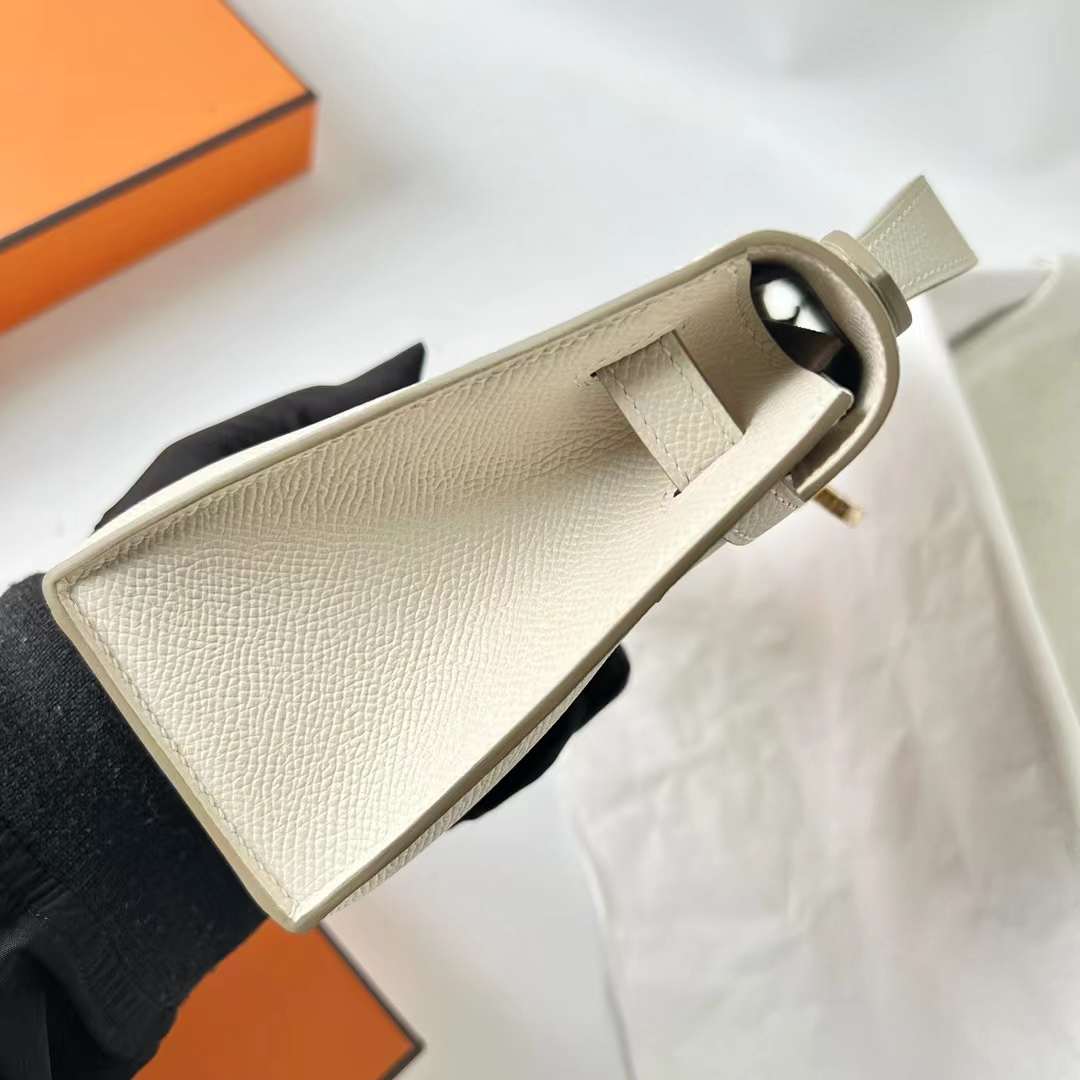 Hermès（爱马仕）Mini Kelly Pochette Epsom Ck10 奶昔白 金扣 22cm 全手工蜡线缝 Ghw