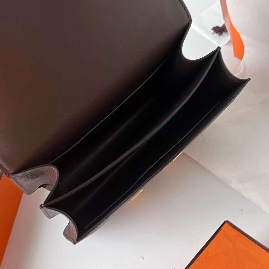 Hermès（爱马仕）Constance 空姐包 Epsom Ck47 巧克力色 金扣 19cm 全手工蜡线缝 ghw