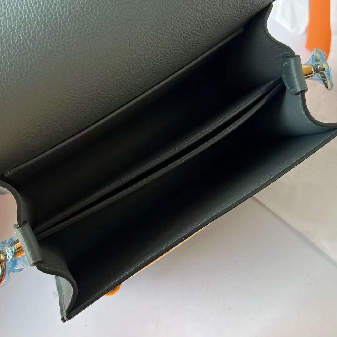 Hermès（爱马仕）Roulis 猪鼻子 Evercolor CC63 杏绿色 金扣 18cm 全手工蜡线缝 Ghw