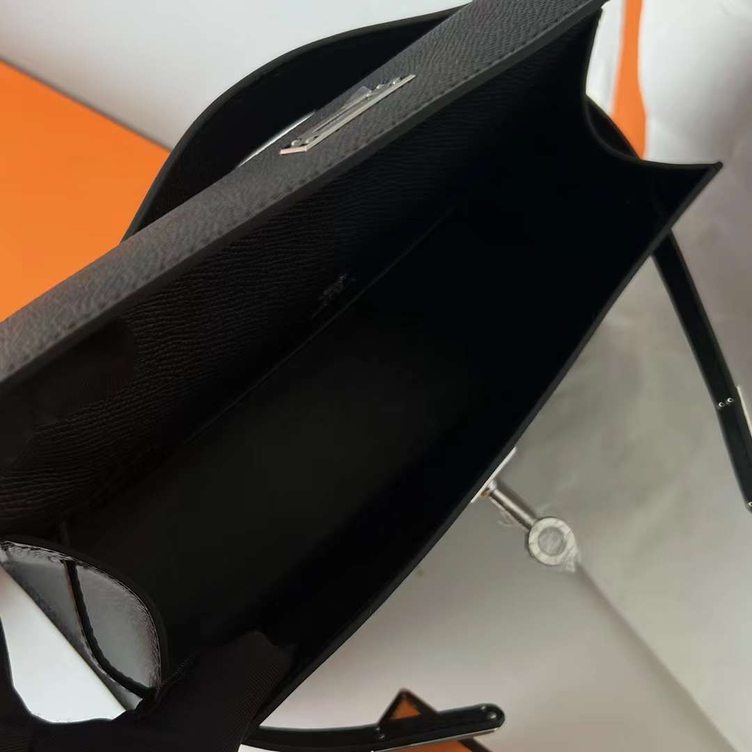 Hermès（爱马仕）Mini Kelly Pochette Epsom Ck89 黑色 银扣 22cm 全手工蜡线缝 Phw