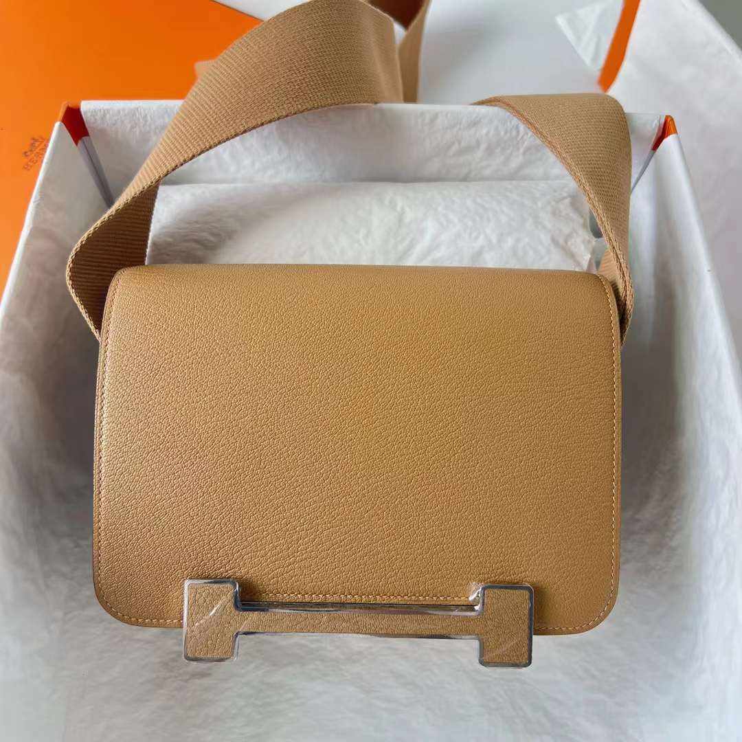 Hermès（爱马仕）Geta 木屐包 Chevre 进口山羊皮 4B 饼干色 银扣 20cm 全手工蜡线缝 Phw