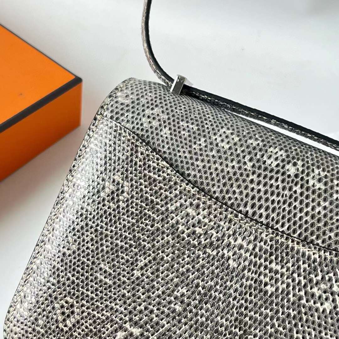 Hermès（爱马仕）Constance 空姐包 Lizard 进口蜥蜴皮 01 自然色 银扣 18cm 全手工蜡线缝 Phw