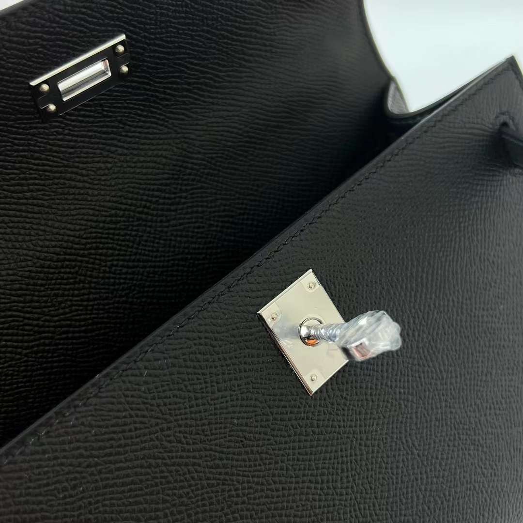 Hermès（爱马仕）Mini Kelly Pochette Epsom Ck89 黑色 银扣 22cm 全手工蜡线缝 Phw