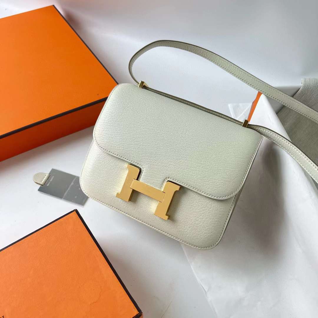 Hermès（爱马仕）Constance 空姐包 镜子款 Chever 进口山羊皮 0T 蘑菇白 内拼 4B 饼干色 金扣 18cm 全手工蜡线缝 Ghw