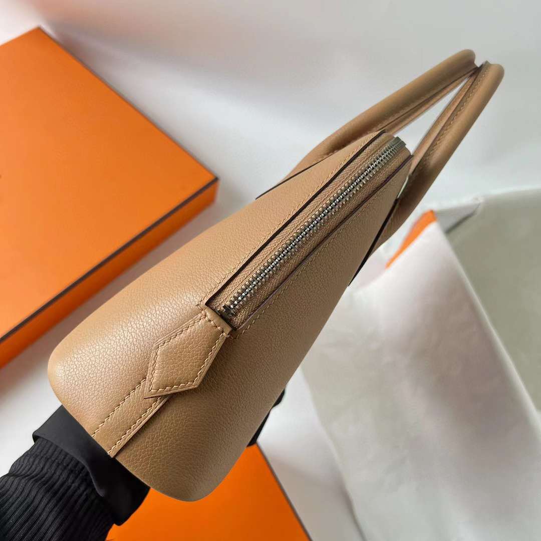 Hermès（爱马仕）Bolide 保龄球包 Evercolor 0M 奶茶色 内拼 X9 锦葵紫 银扣 25cm 全手工蜡线缝 Phw