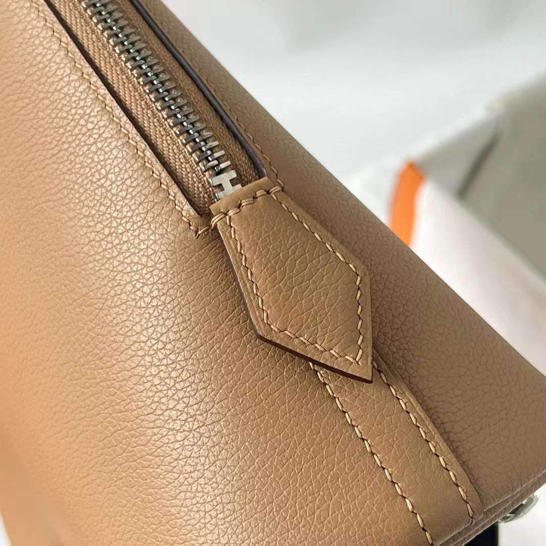 Hermès（爱马仕）Bolide 保龄球包 Evercolor 0M 奶茶色 内拼 X9 锦葵紫 银扣 25cm 全手工蜡线缝 Phw