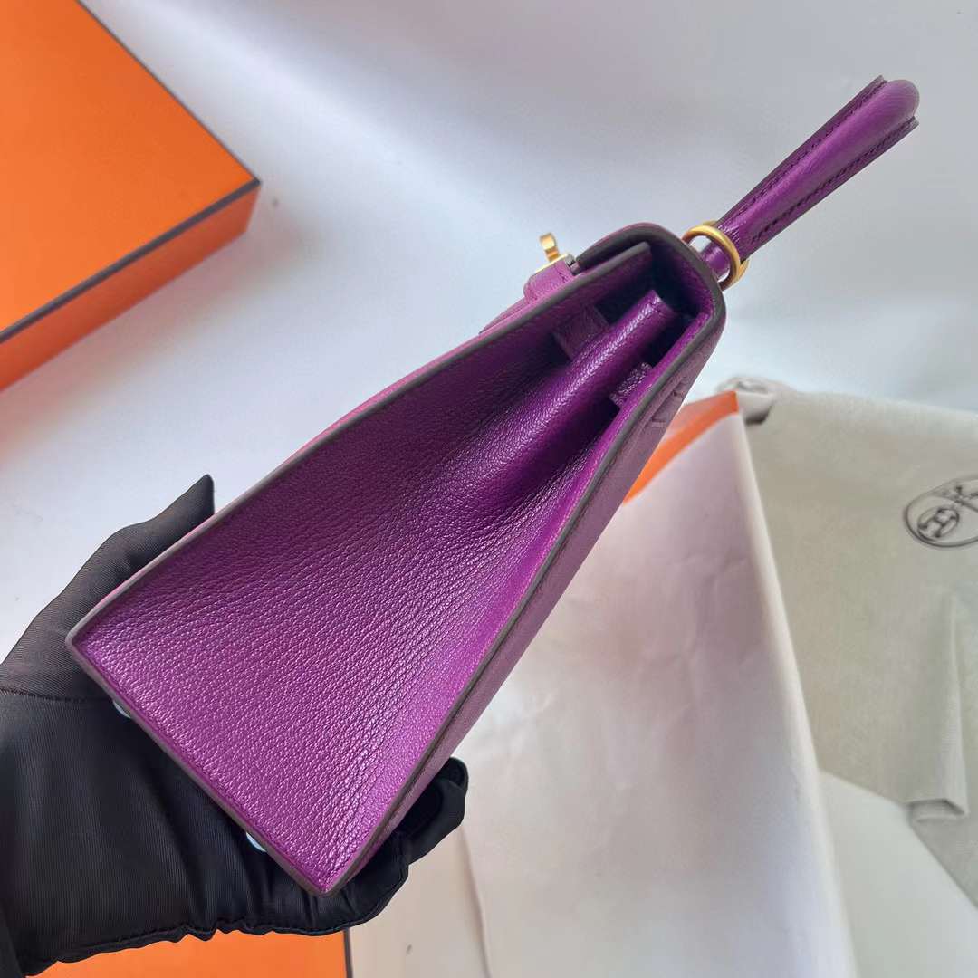 Hermès（爱马仕）Kelly 凯莉包 Chevre 进口山羊皮 P9 海葵紫 金扣 25cm 全手工蜡线缝 Ghw