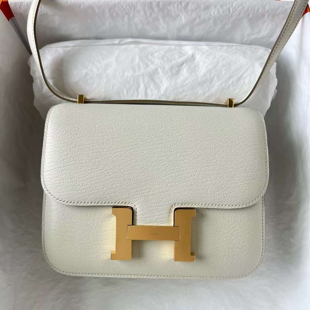 Hermès（爱马仕）Constance 空姐包 镜子款 Chever 进口山羊皮 0T 蘑菇白 内拼 4B 饼干色 金扣 18cm 全手工蜡线缝 Ghw