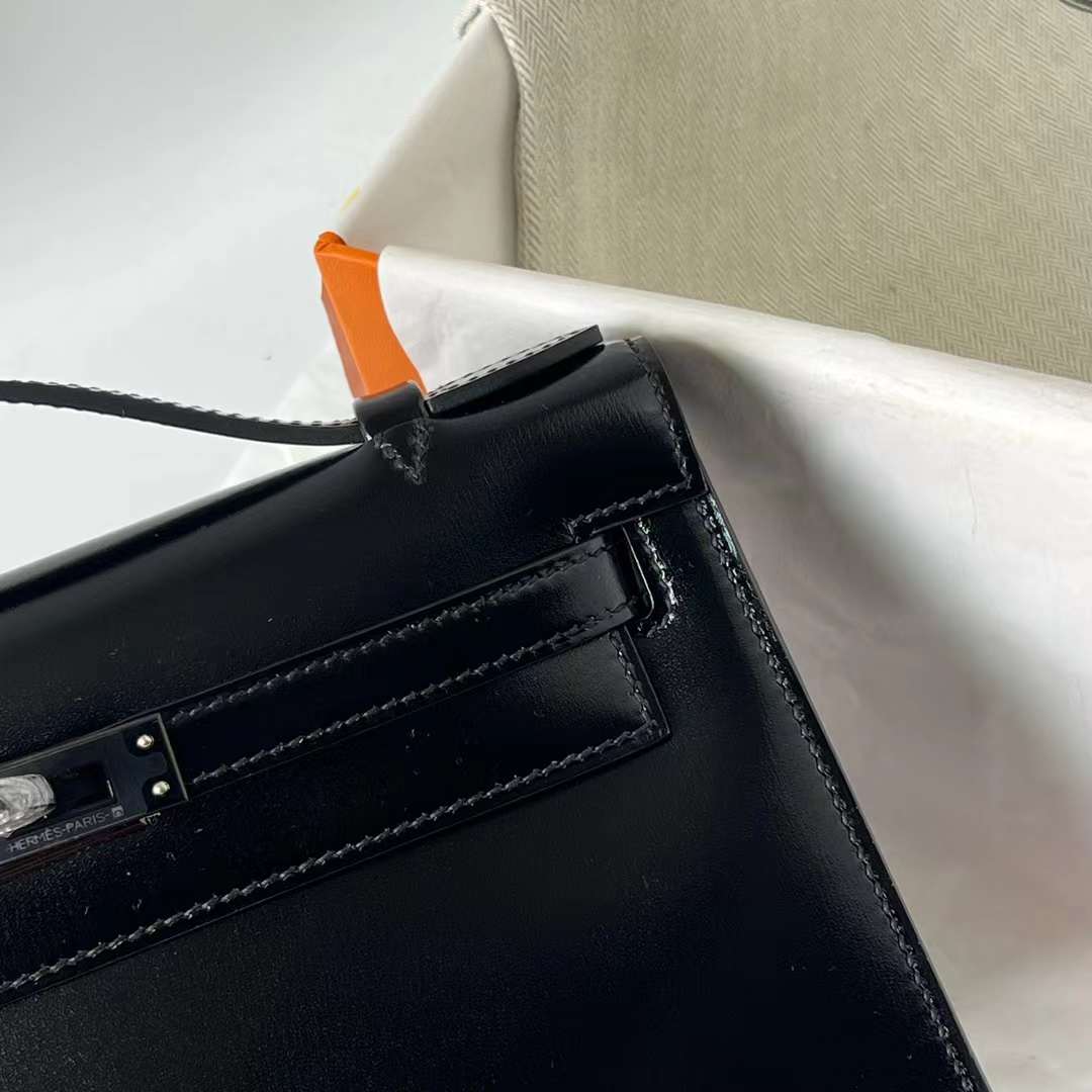 Hermès（爱马仕）Mini Kelly Pochette Boxcalf Ck89 黑色 22cm 全手工蜡线缝 黑扣