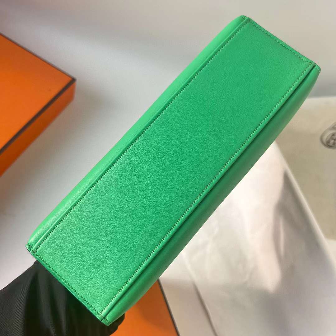 Hermès（爱马仕）Mini Kelly Pochette Swift 0Z 漫画绿 银扣 22cm 全手工蜡线缝 Phw