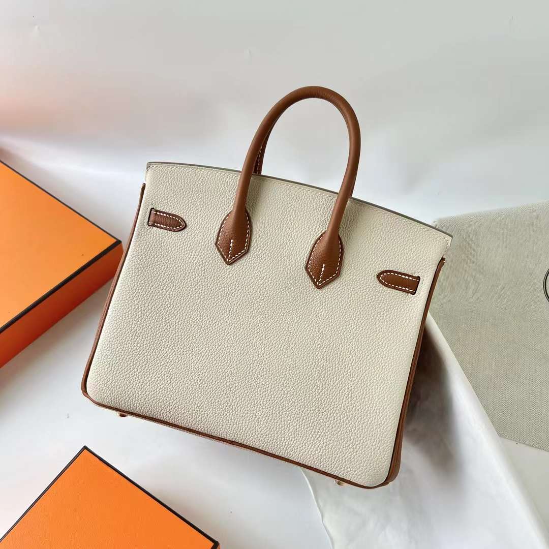 Hermès（爱马仕）Birkin 铂金包 Togo皮 顶级小牛皮 Ck10 奶昔白 拼 Ck37 金棕色 金扣 25cm 全手工蜡线缝 Ghw