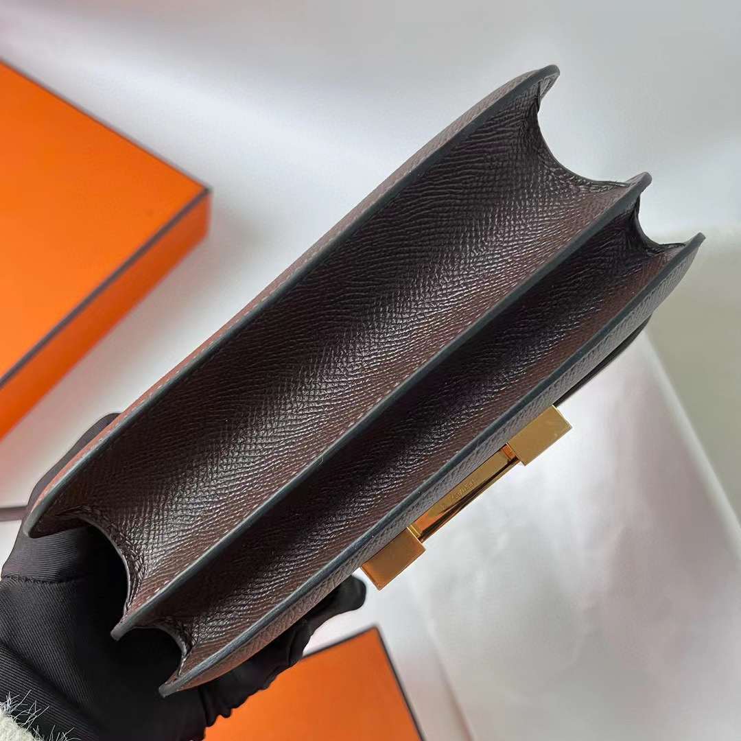 Hermès（爱马仕）Constance 空姐包 Epsom Ck47 巧克力色 金扣 19cm 全手工蜡线缝 ghw