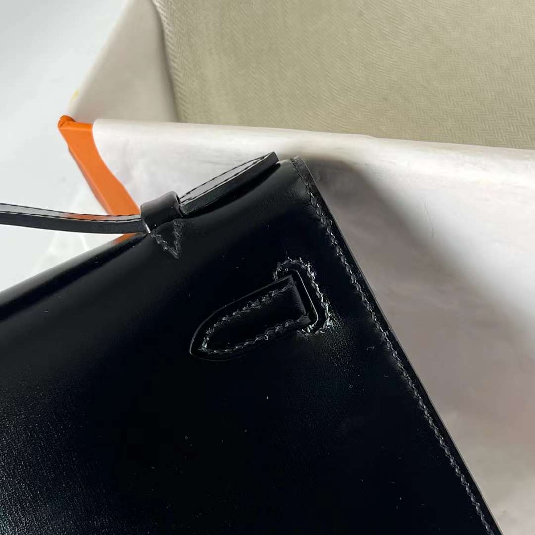 Hermès（爱马仕）Mini Kelly Pochette Boxcalf Ck89 黑色 22cm 全手工蜡线缝 黑扣