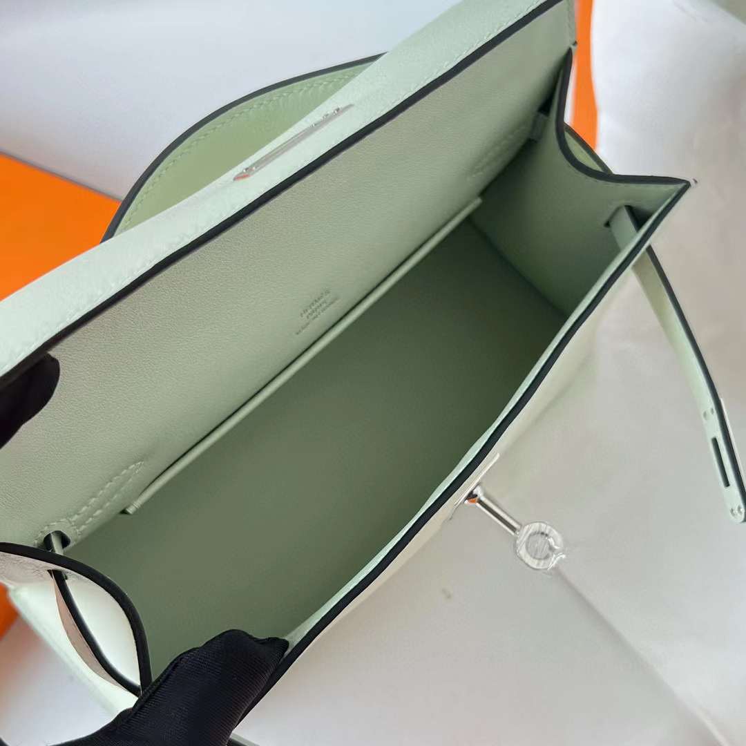 Hermès（爱马仕）Mini Kelly Pochette Swift 0S 气泡绿 银扣 22cm 全手工蜡线缝 Phw