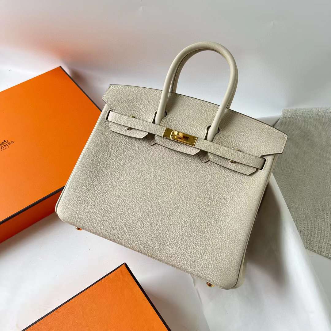 Hermès（爱马仕）Birkin 铂金包 Togo皮 Ck10 奶昔白 金扣 Ghw 25cm