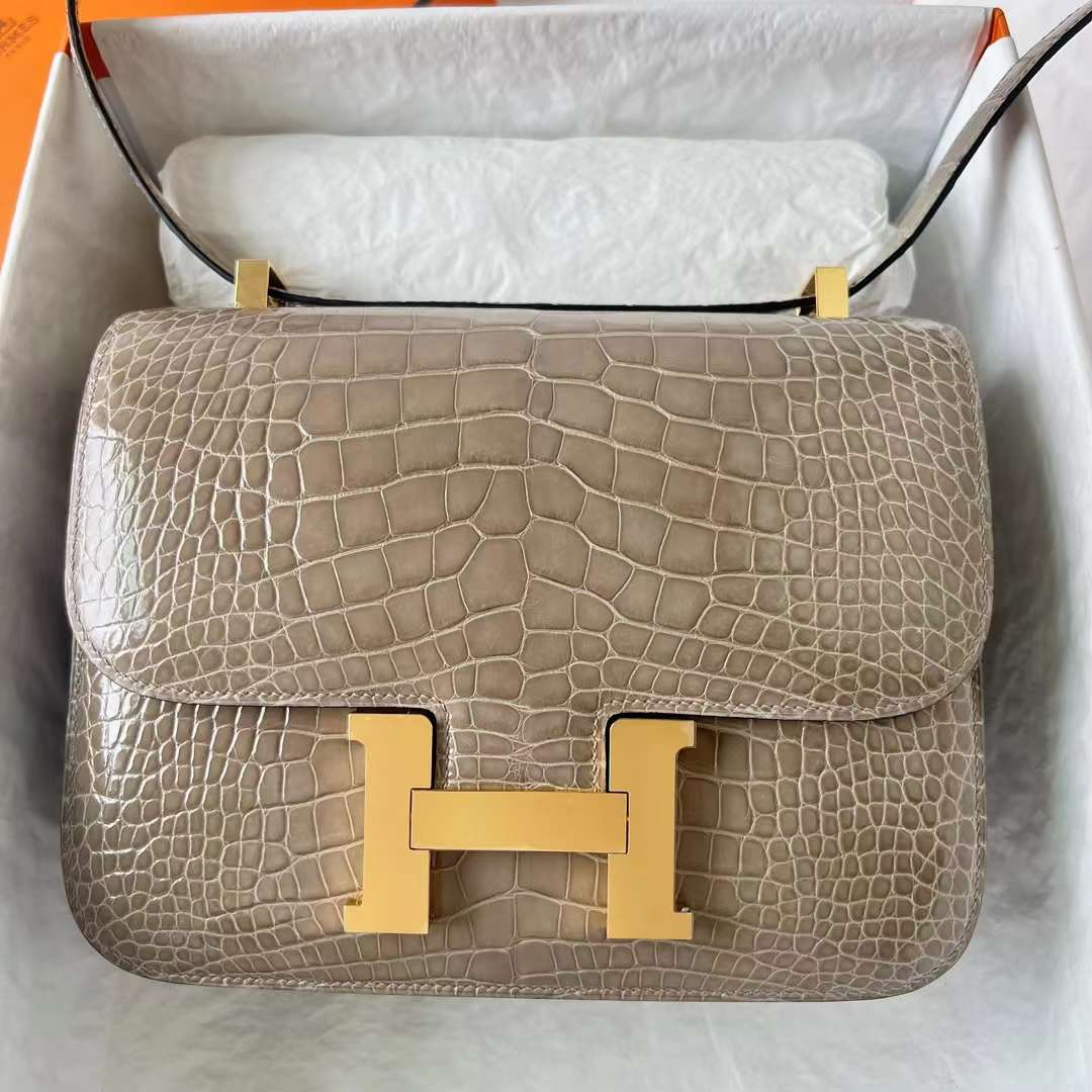 Hermès（爱马仕）Constance 空姐包 亮面美洲鳄鱼皮 Shiny Alligator Crocodile Ck81 斑鸠灰 金扣 24cm 全手工蜡线缝 Ghw