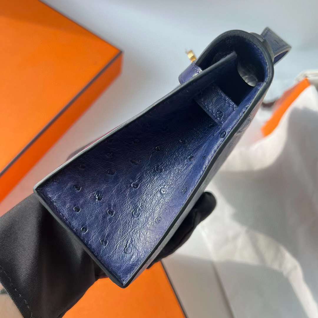 Hermès（爱马仕）Mini Kelly Pochette Ostrich 进口鸵鸟皮 7L 马耳他蓝 金扣 22cm 全手工蜡线缝 Ghw