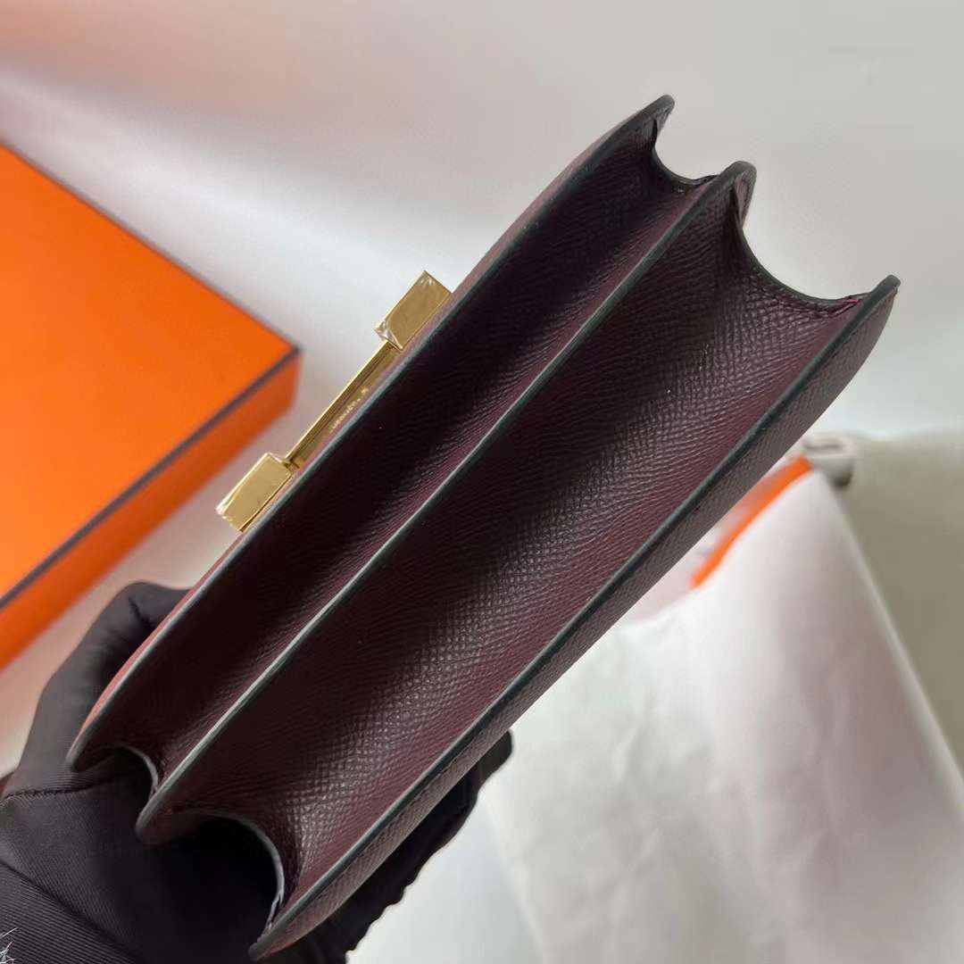 Hermès（爱马仕）Constance 空姐包 Epsom 0G 马鞍红 金扣 19cm 全手工蜡线缝 ghw