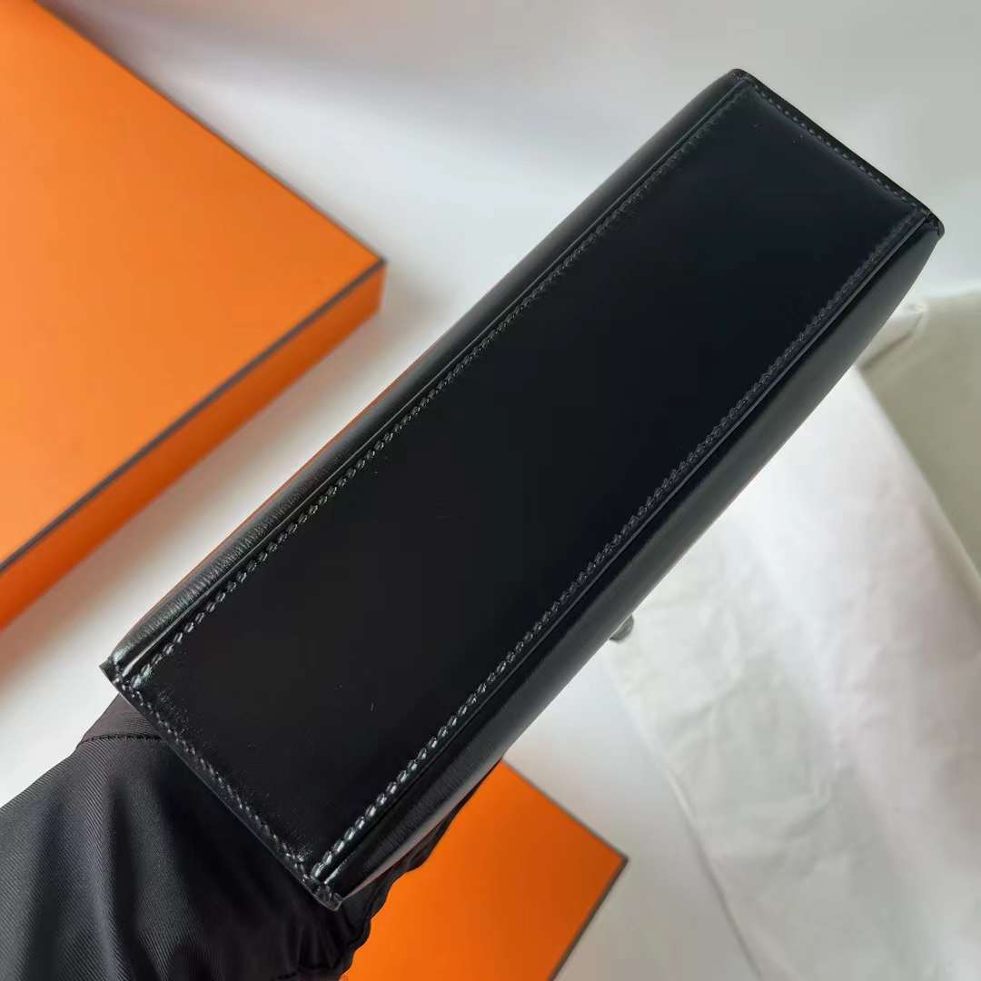 Hermès（爱马仕）Mini Kelly Pochette Boxcalf Ck89 黑色 22cm 全手工蜡线缝 黑扣