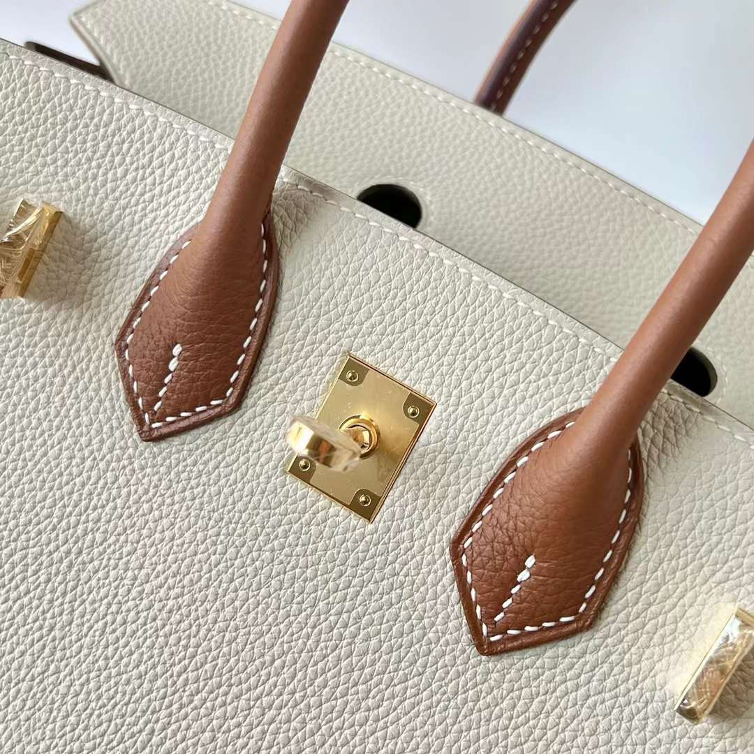 Hermès（爱马仕）Birkin 铂金包 Togo皮 顶级小牛皮 Ck10 奶昔白 拼 Ck37 金棕色 金扣 25cm 全手工蜡线缝 Ghw