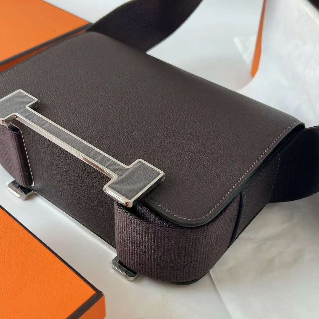 Hermès（爱马仕）Geta 木屐包 Chevre 进口山羊皮 0G 马鞍红 银扣 20cm 全手工蜡线缝 Phw