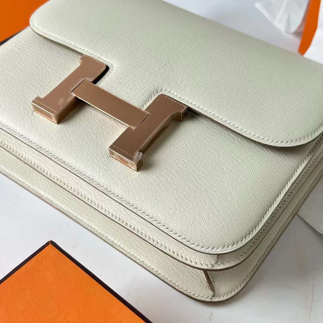 Hermès（爱马仕）Constance 空姐包 Chever 进口山羊皮 0T 蘑菇白 内拼 4B 饼干色 玫瑰金扣 24cm 全手工蜡线缝 RGhw