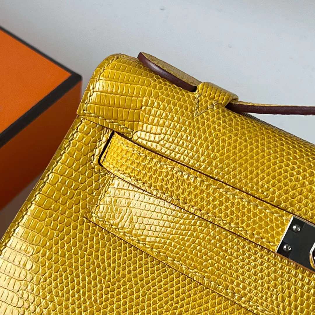 Hermès（爱马仕）Mini Kelly Pochette Lizard 进口蜥蜴皮 9R 柠檬黄 银扣 22cm 全手工蜡线缝 Phw