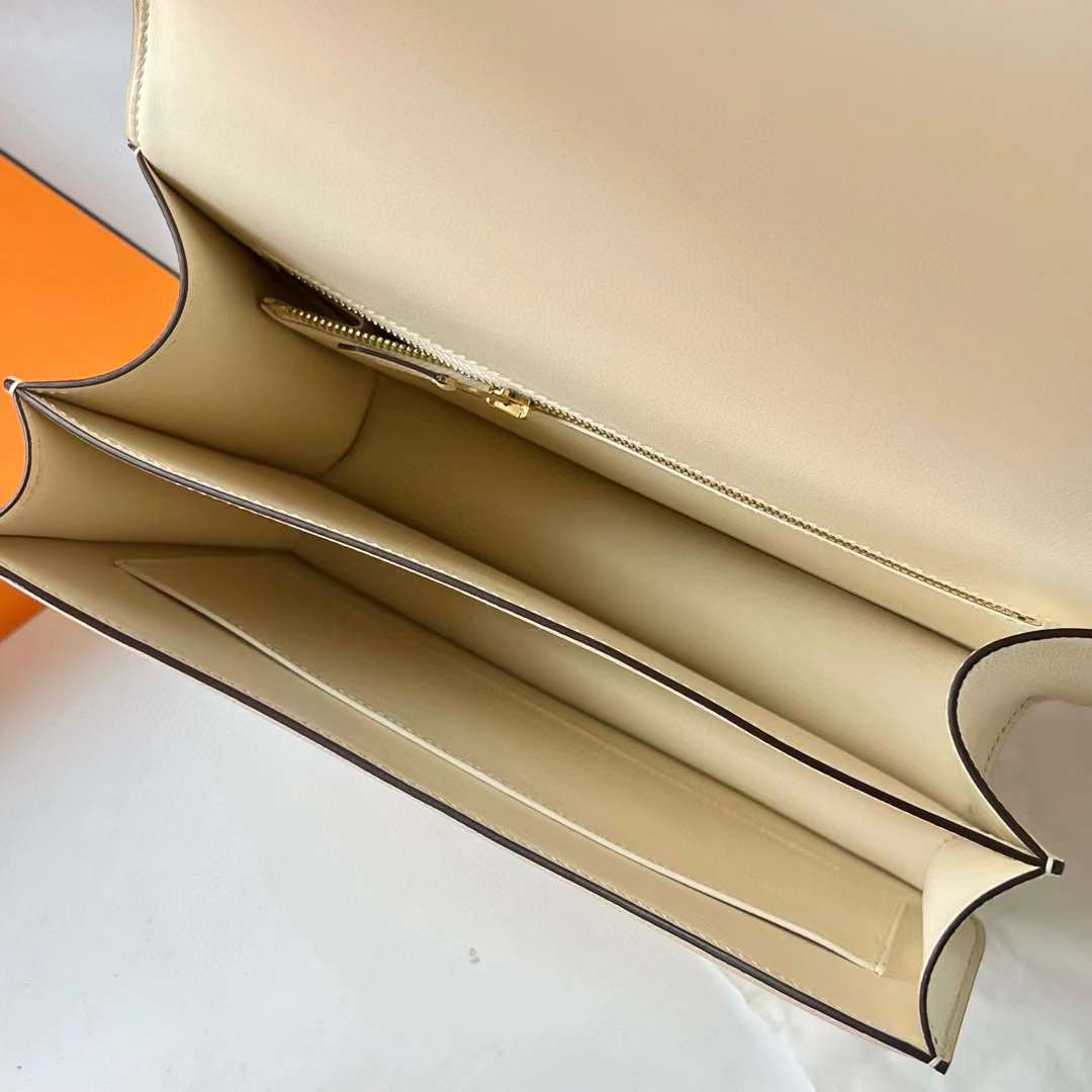 Hermès（爱马仕）Constance 空姐包 Epsom Ck10 奶昔白 Craie 金扣 24cm 全手工蜡线缝 Ghw