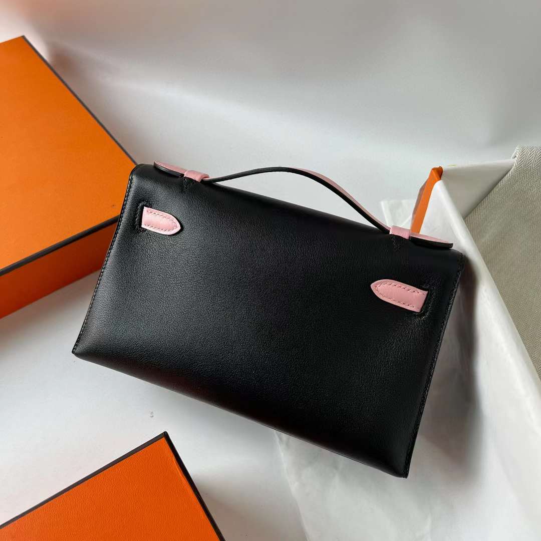 Hermès（爱马仕）Mini Kelly Pochette Swift Ck89 黑色 拼 3Q 新粉色 银扣 22cm 全手工蜡线缝 Phw